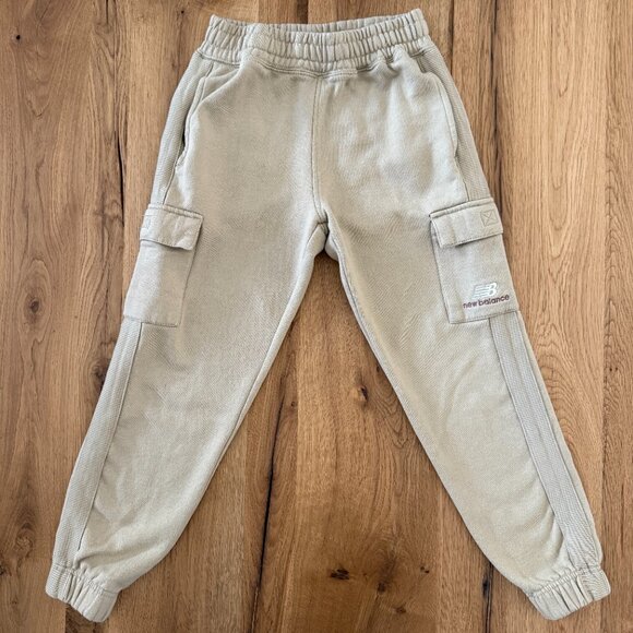 NEW BALANCE KIDS HOODIE & SWEATPANTS - Picture 3 of 12